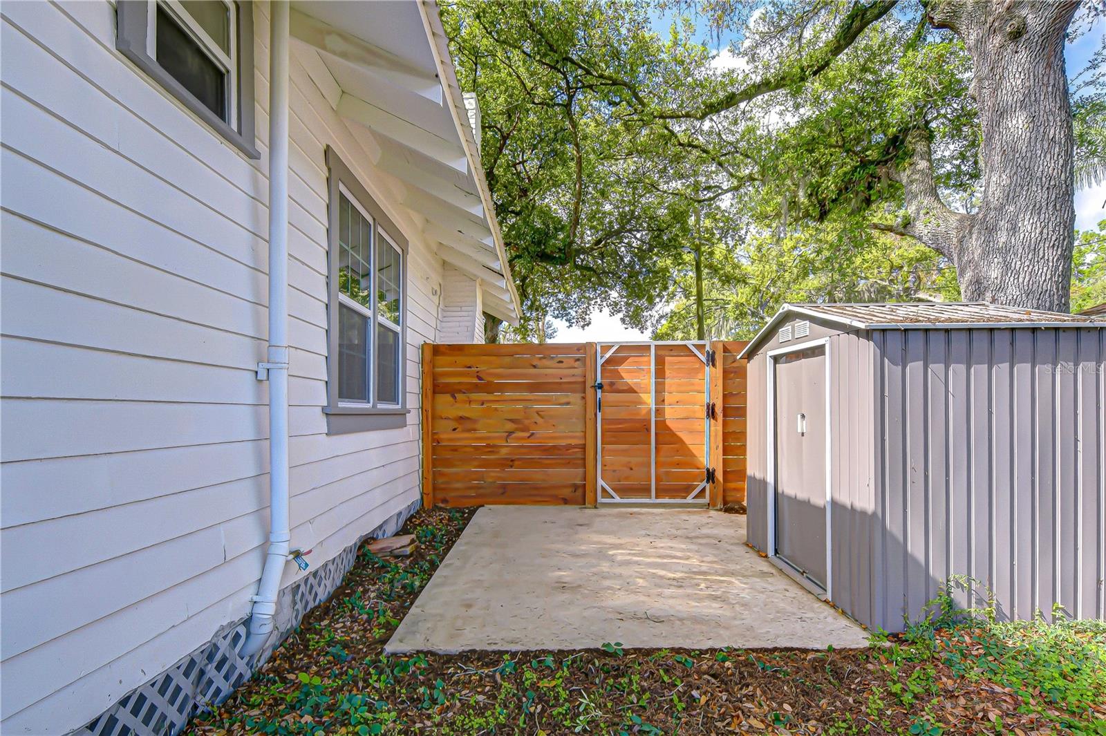 RIVERBEND MANOR - Residential