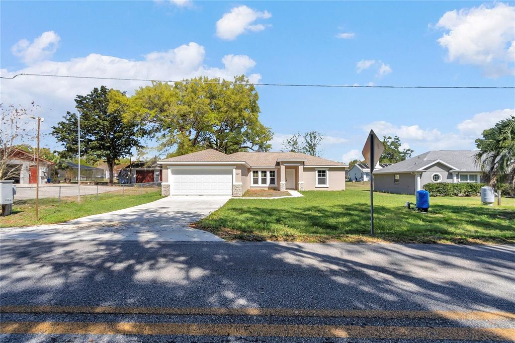 Photo of 8677 SE 157th Place, Summerfield, FL 34491 (MLS # O6389816)