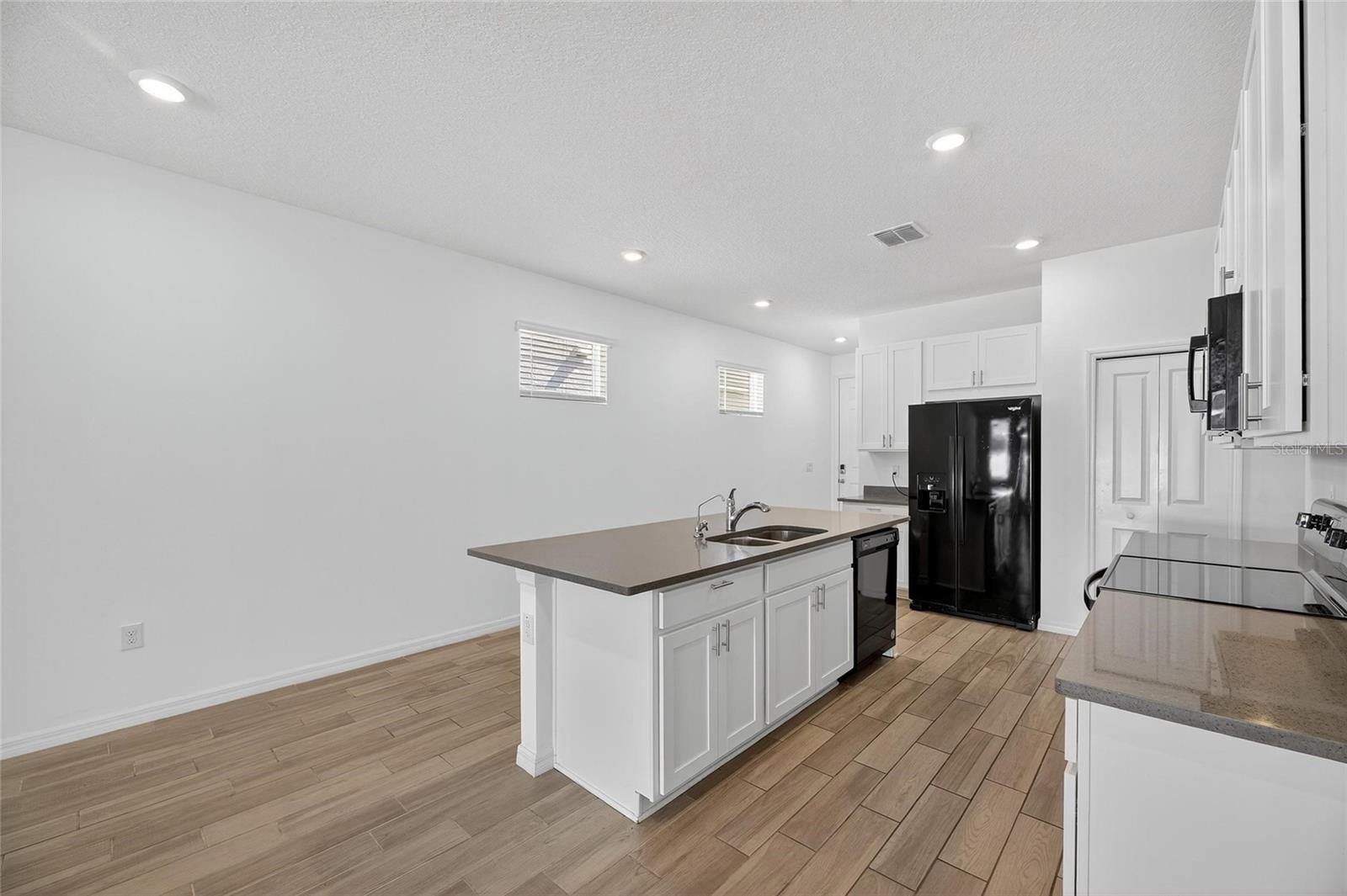 SOUTH FORK S & TR T - Residential