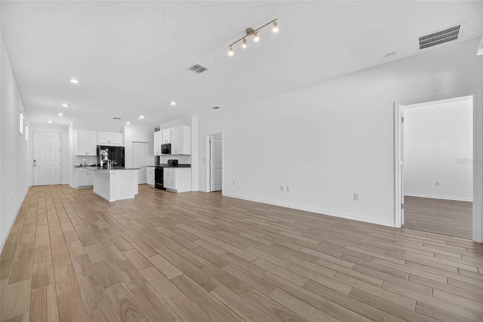 SOUTH FORK S & TR T - Residential