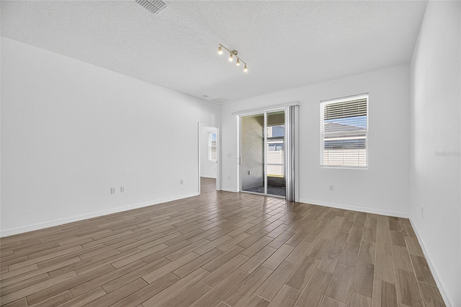 SOUTH FORK S & TR T - Residential