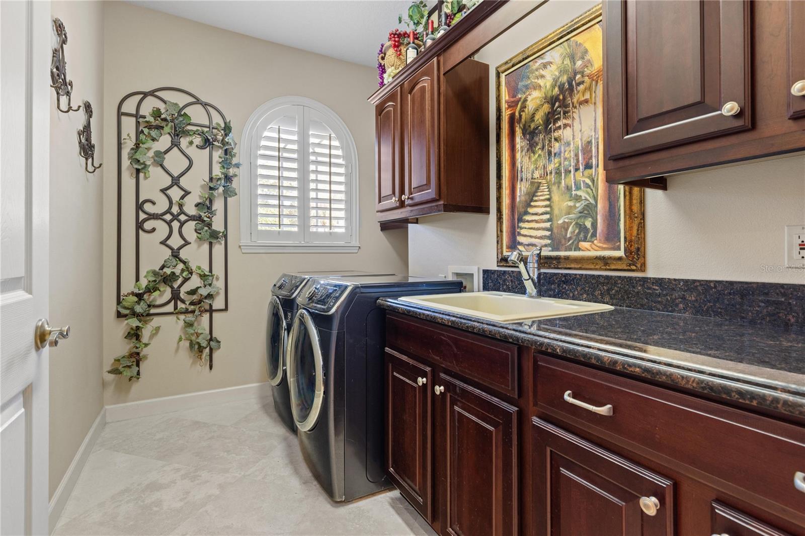 RESERVE AT HEATHROW - Residential