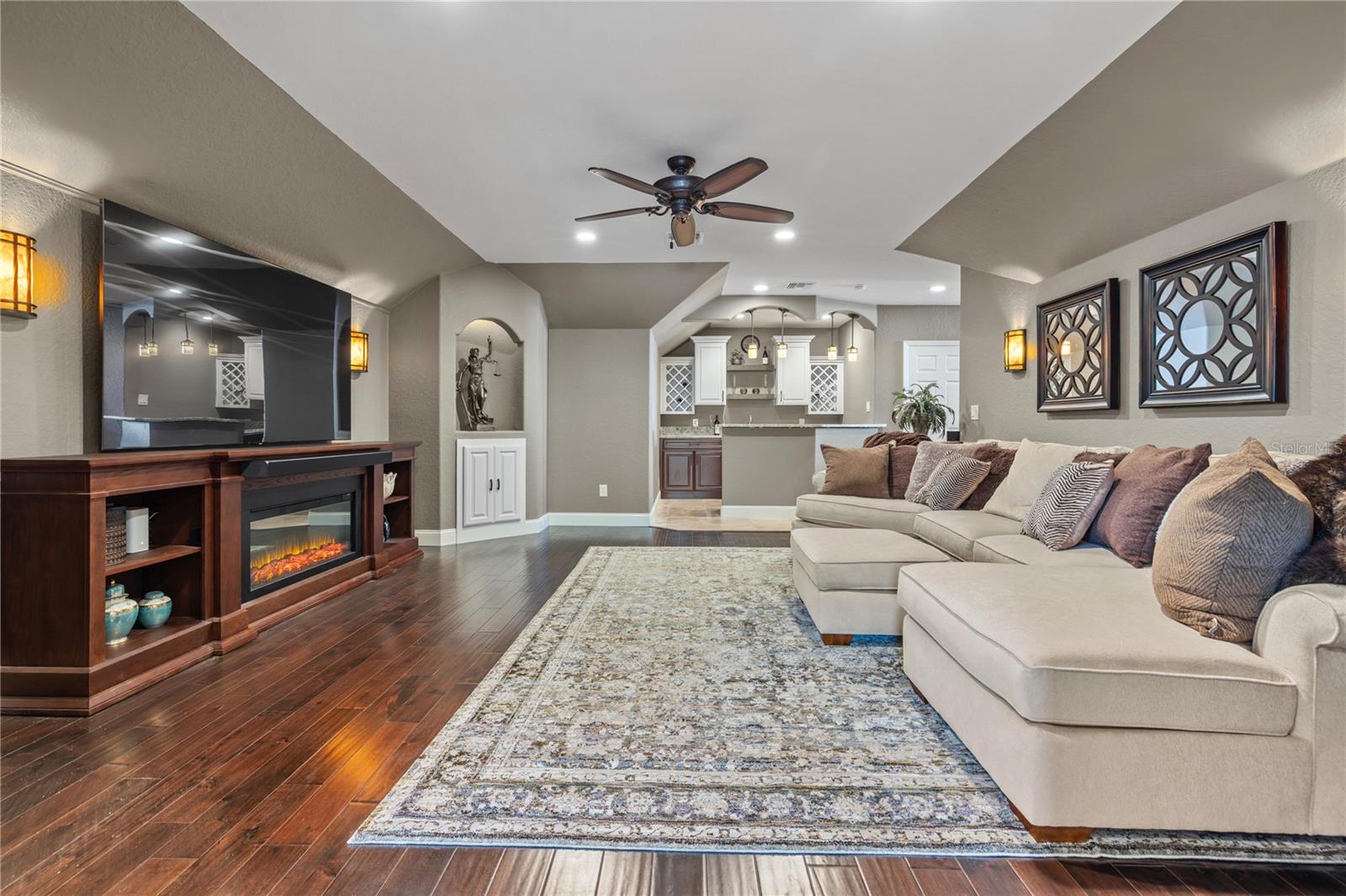 RESERVE AT HEATHROW - Residential