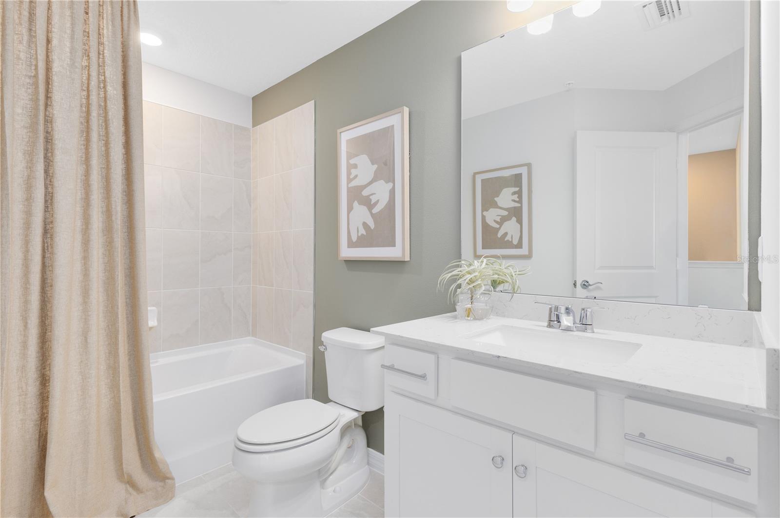 HARBOR SQUARE - Residential