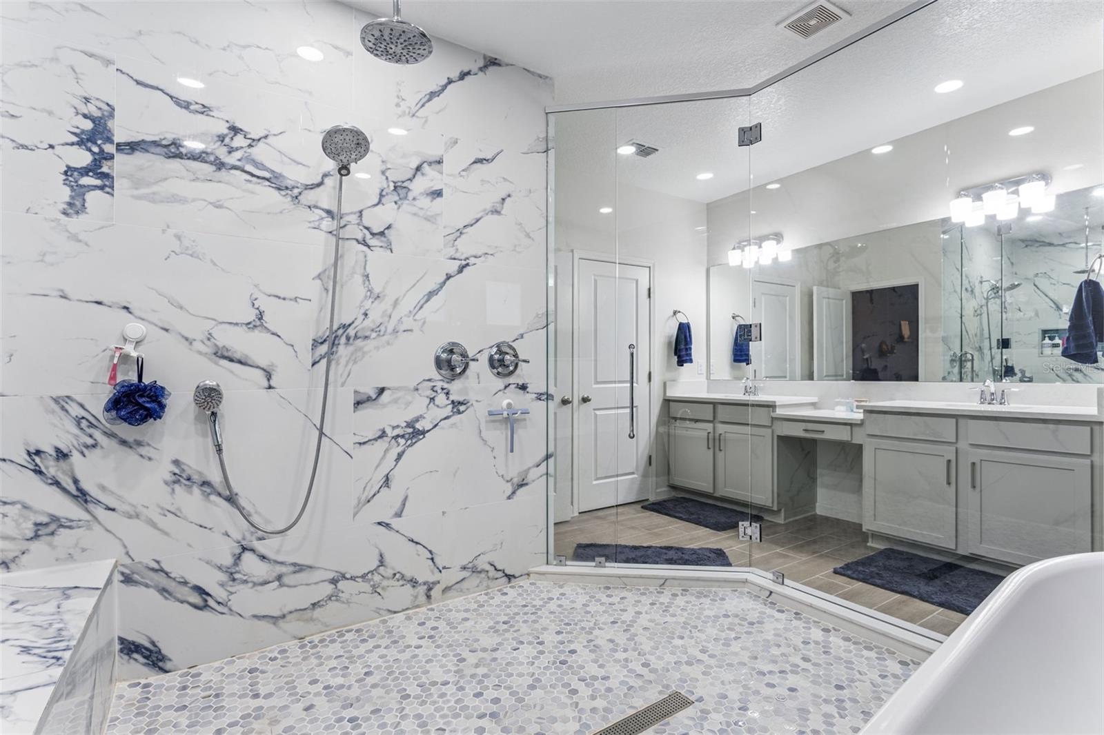 TALICHET AT VENEZIA NORTH - Residential