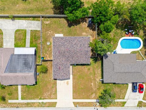 Tiny photo for 21 Oak Court, Eustis, FL 32726 (MLS # O6420685)