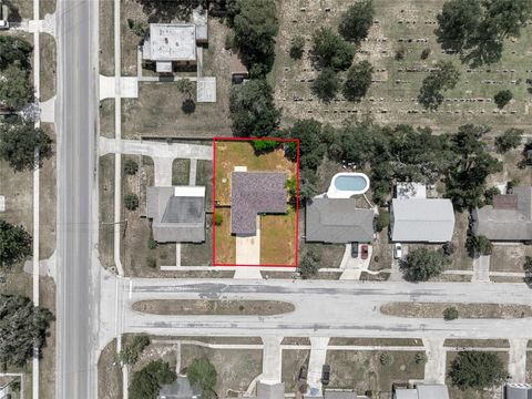 Tiny photo for 21 Oak Court, Eustis, FL 32726 (MLS # O6420685)