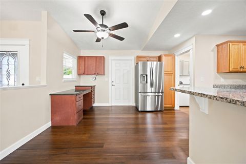Tiny photo for 21 Oak Court, Eustis, FL 32726 (MLS # O6420685)