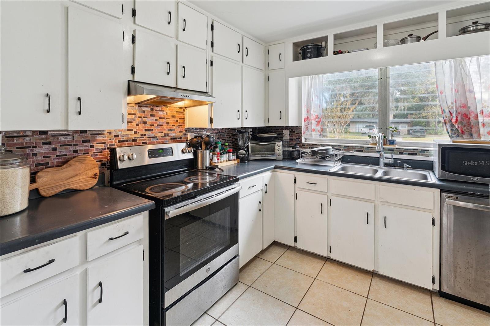 CAROL ESTATES - Residential