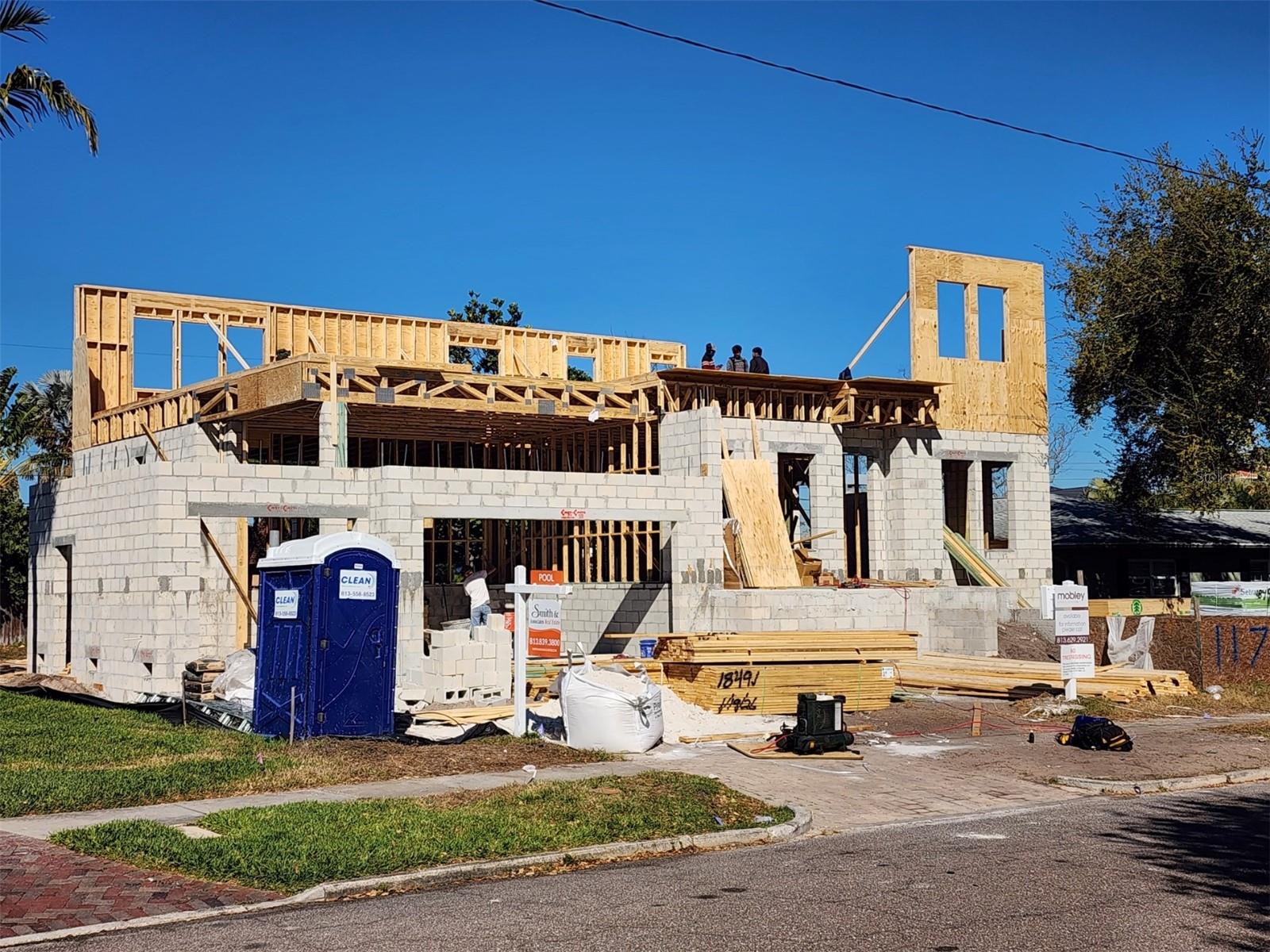 1172 SEVILLE LANE NE