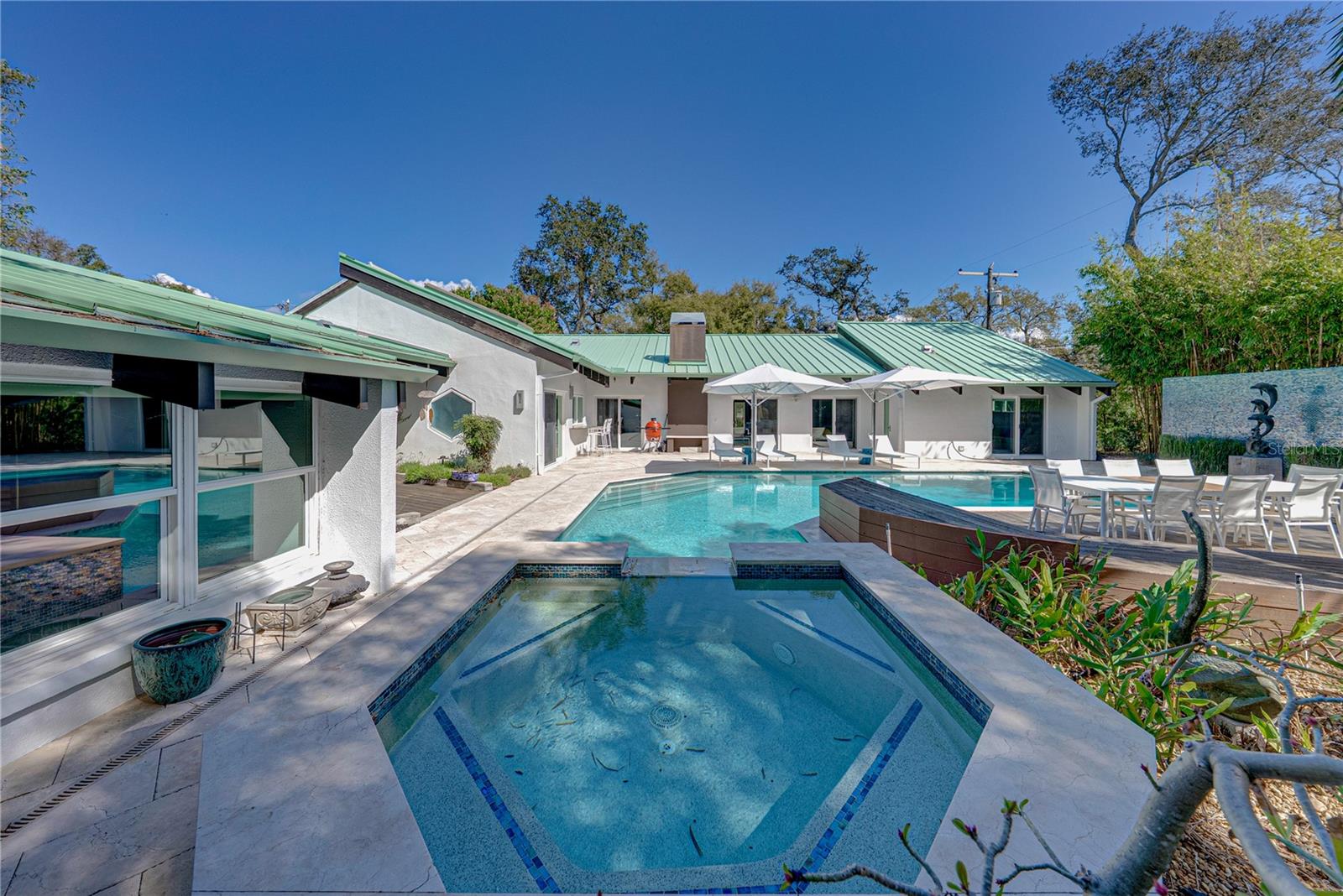 MONTICELLO PARK - Residential Lease