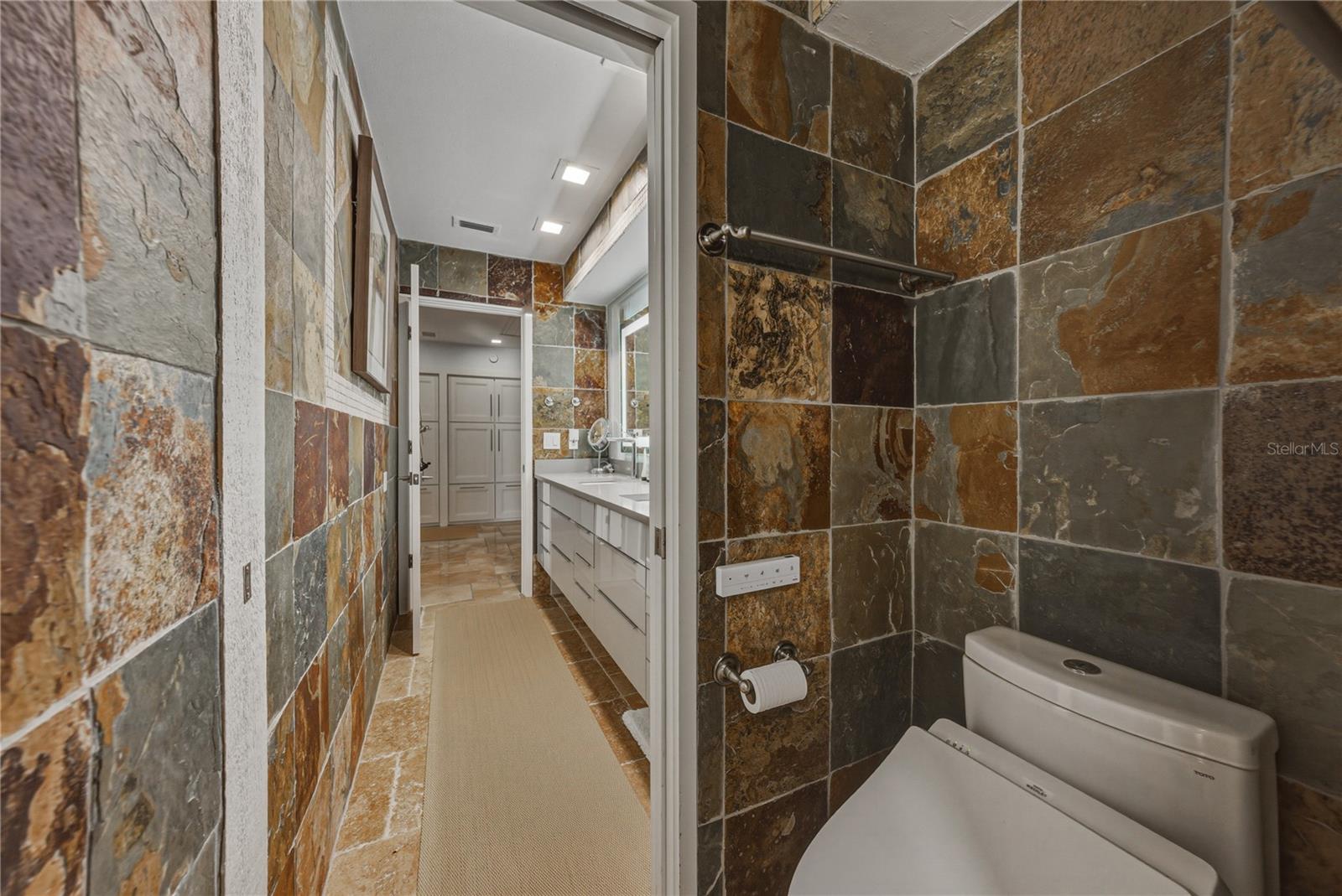 MONTICELLO PARK - Residential Lease