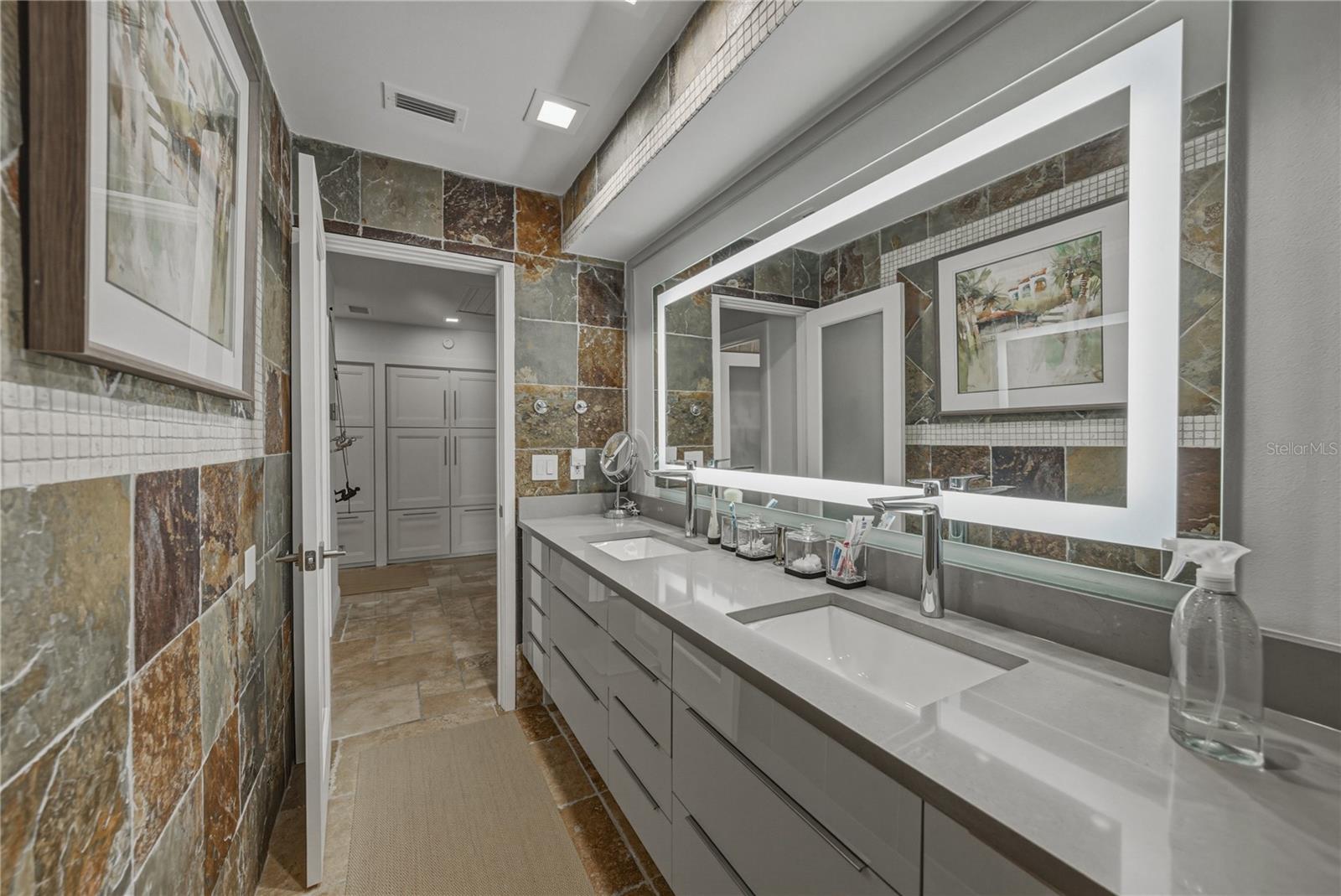 MONTICELLO PARK - Residential Lease