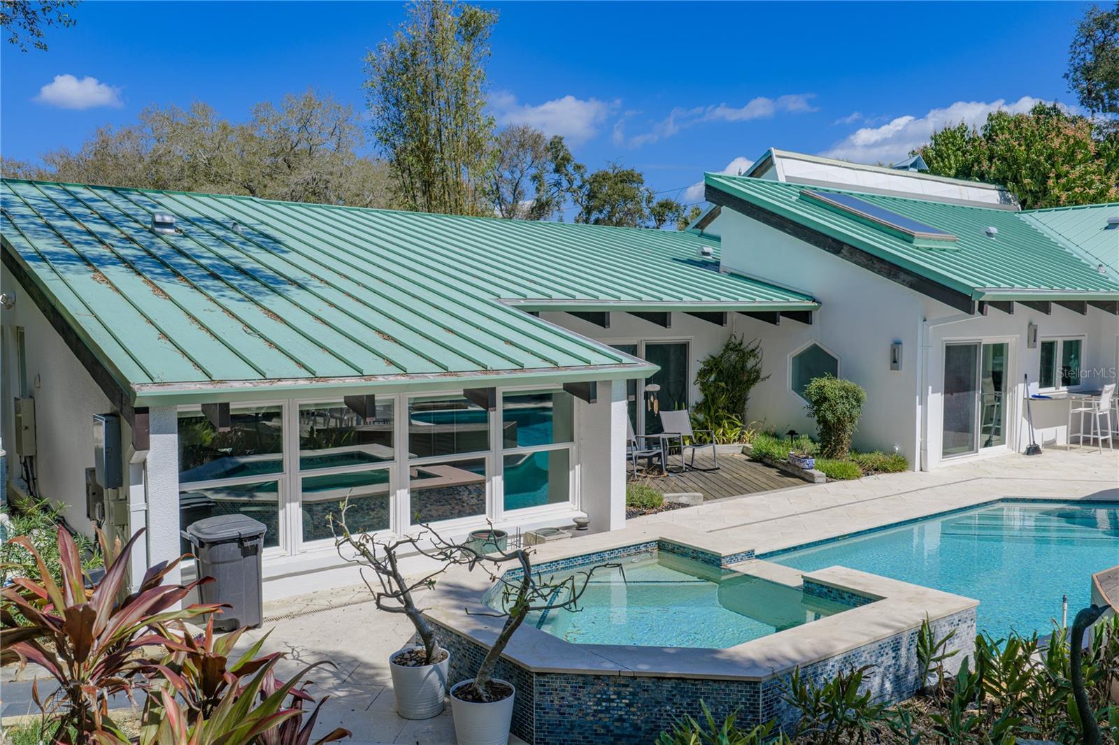 MONTICELLO PARK - Residential Lease