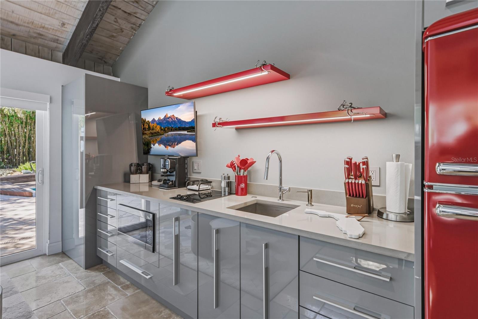 MONTICELLO PARK - Residential Lease