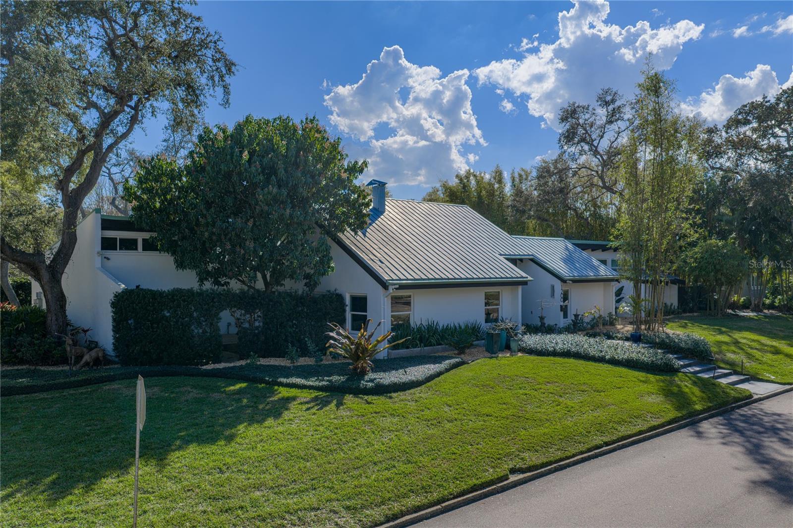 MONTICELLO PARK - Residential Lease