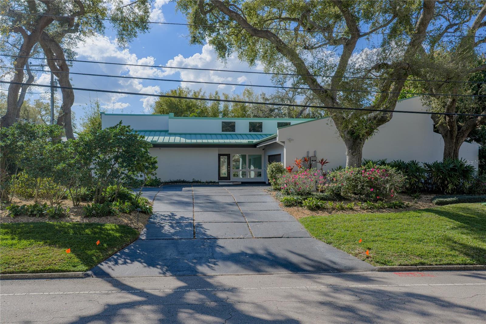 MONTICELLO PARK - Residential Lease