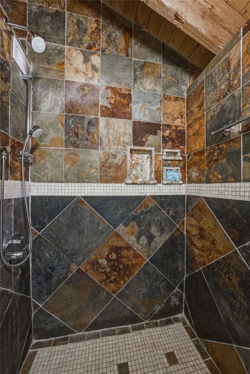 MONTICELLO PARK - Residential Lease