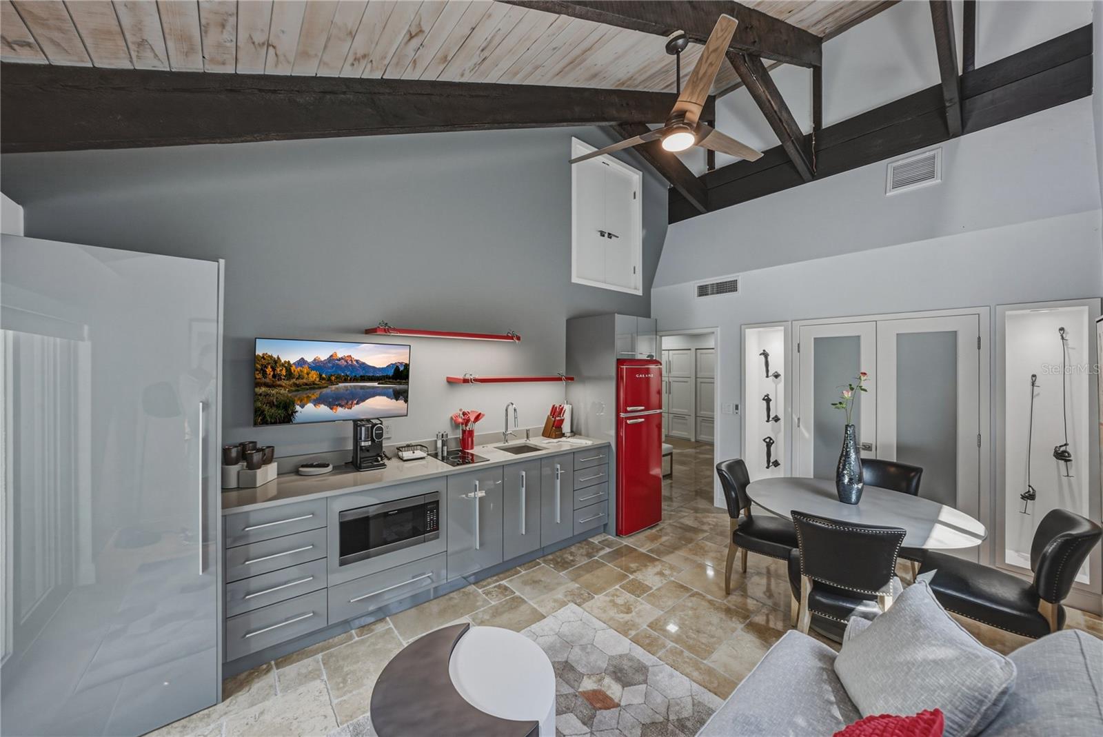 MONTICELLO PARK - Residential Lease