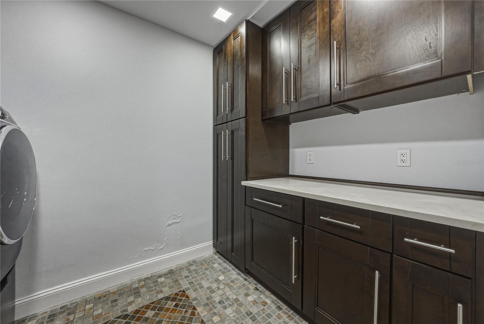 MONTICELLO PARK - Residential Lease