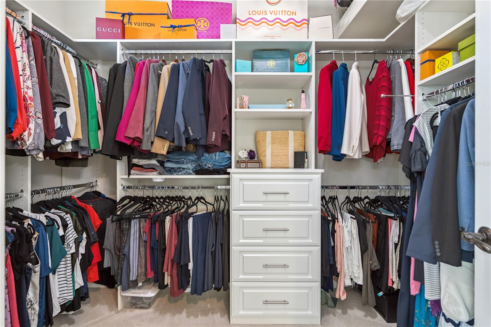 EVANS SQUARE - Residential