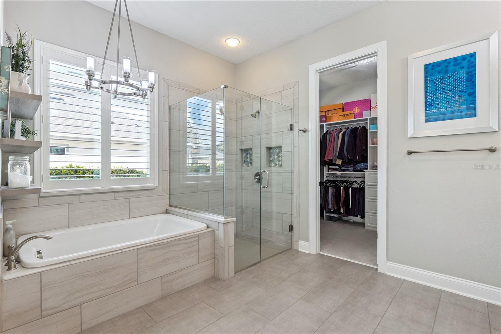 EVANS SQUARE - Residential