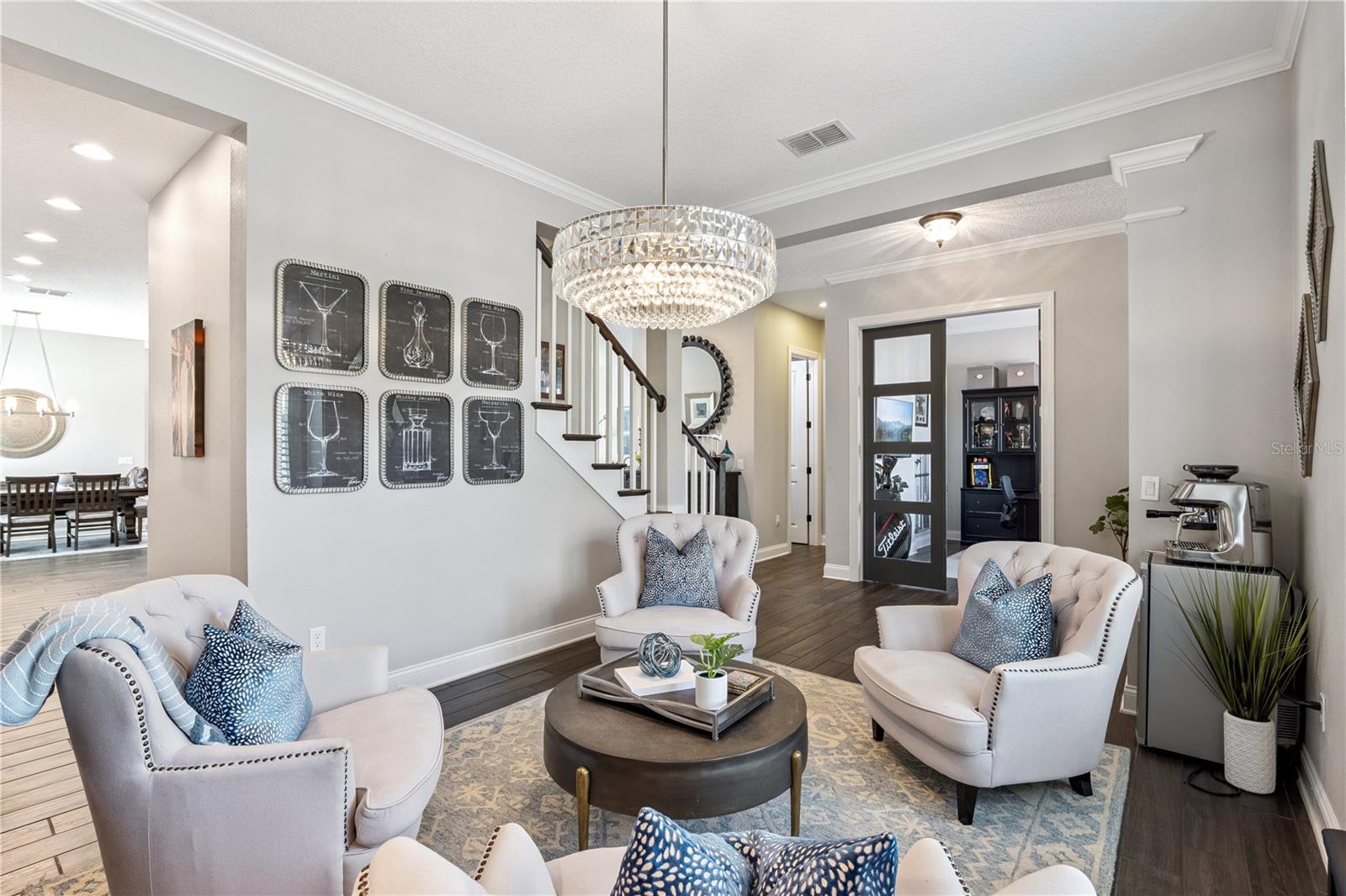 EVANS SQUARE - Residential