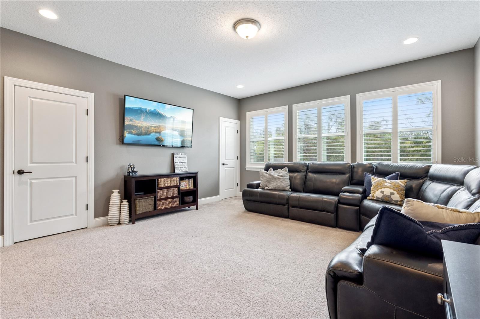 EVANS SQUARE - Residential