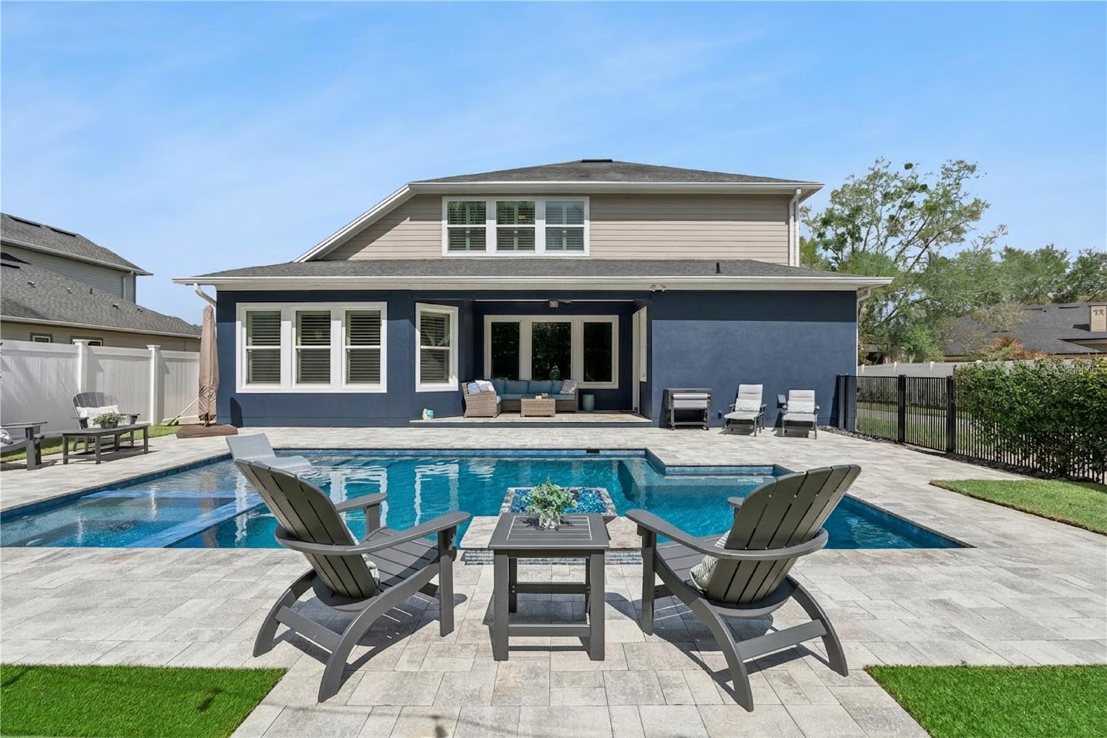 EVANS SQUARE - Residential