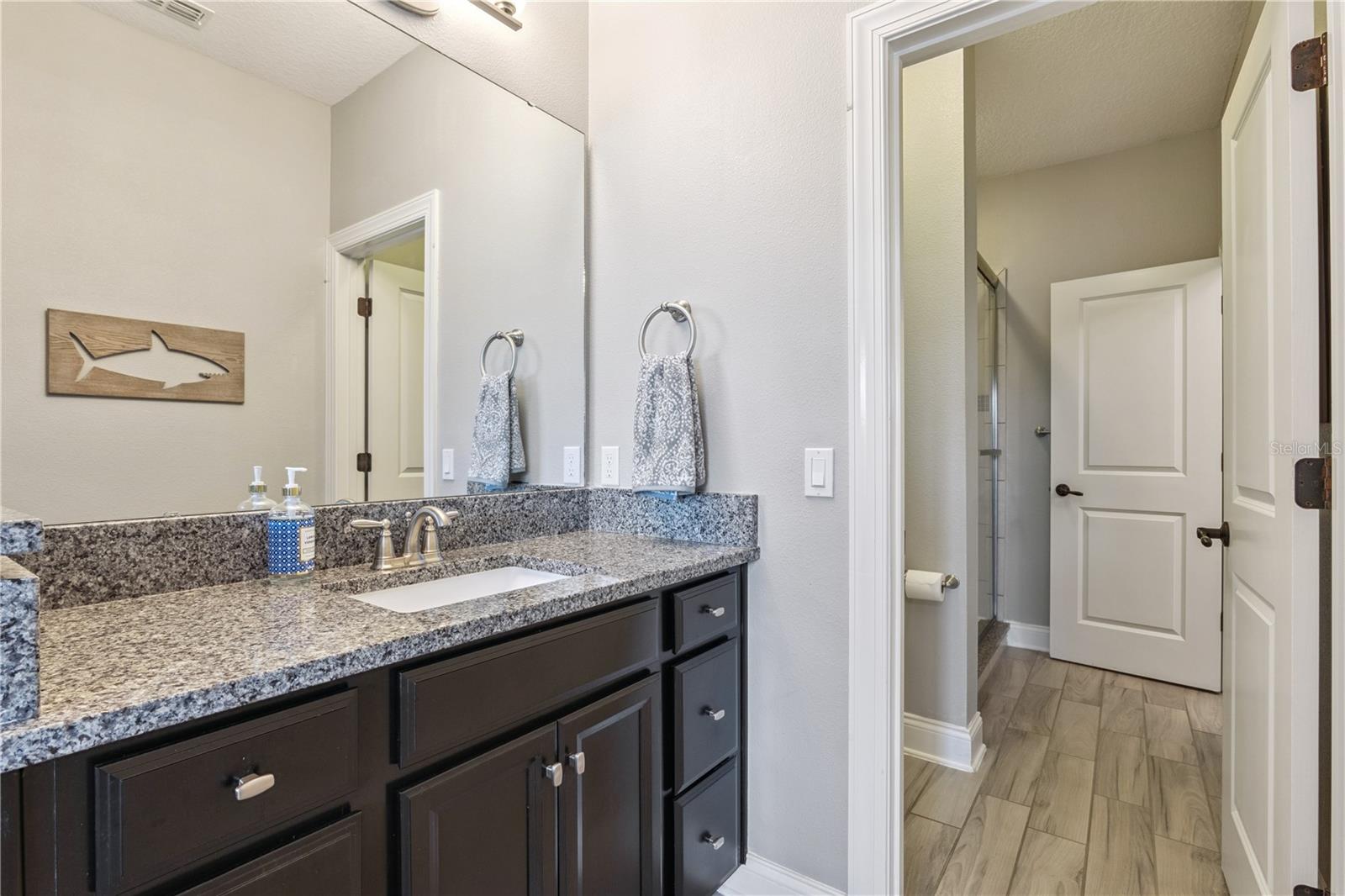 EVANS SQUARE - Residential