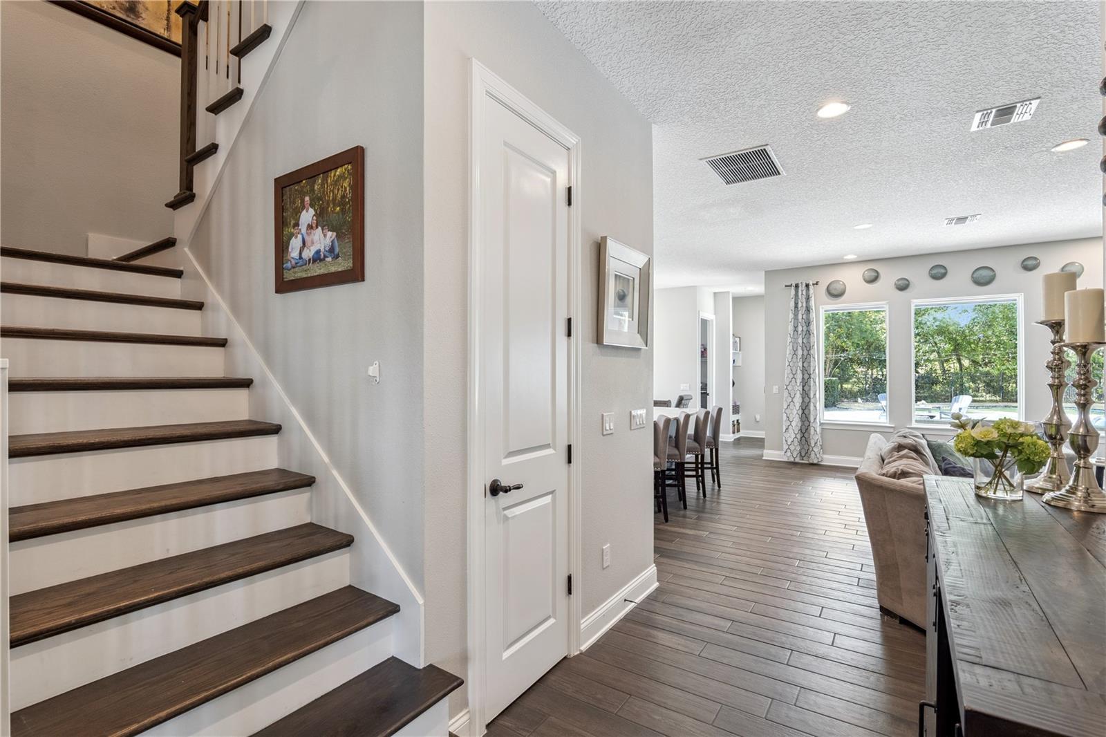 EVANS SQUARE - Residential