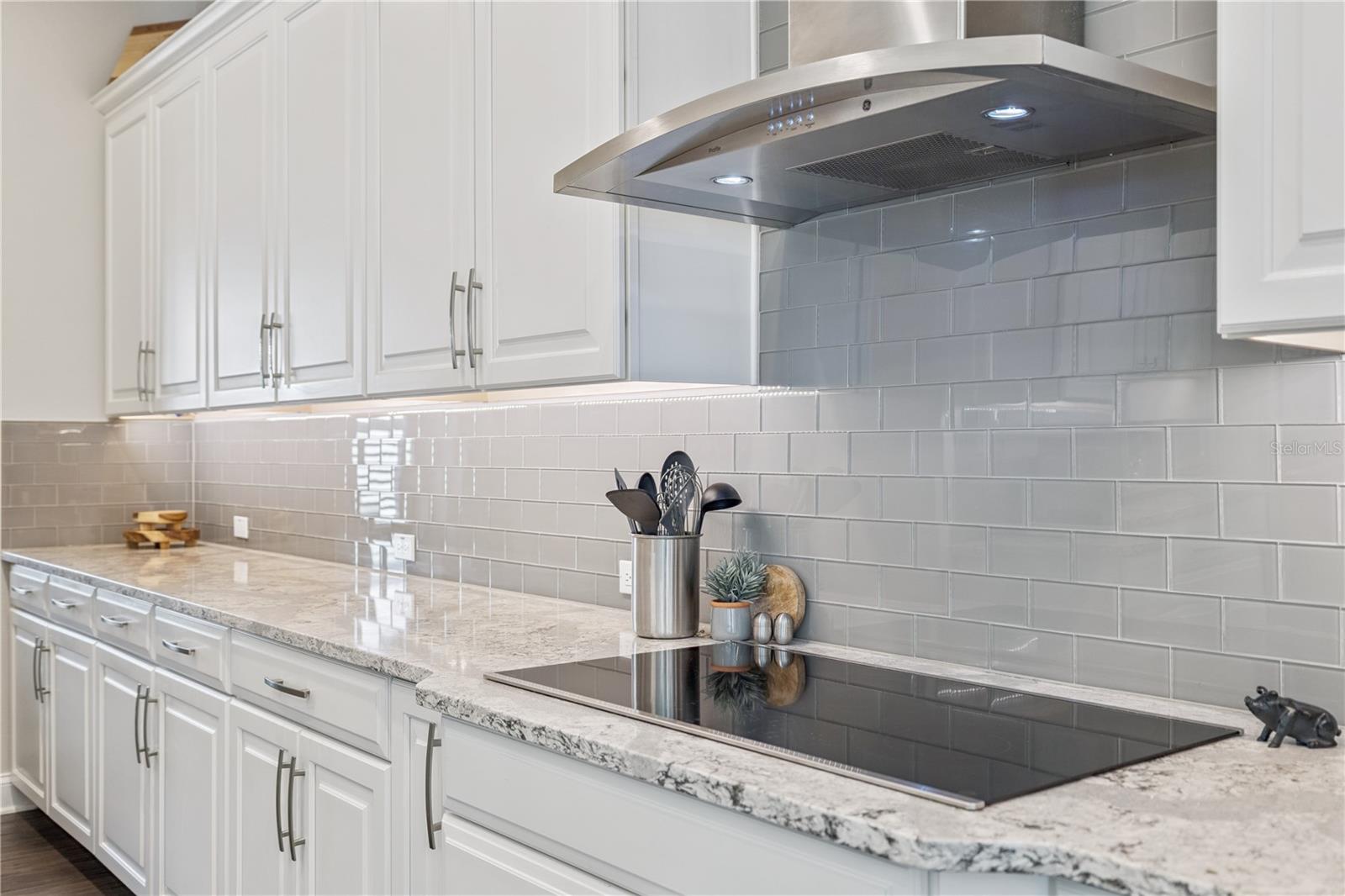 EVANS SQUARE - Residential