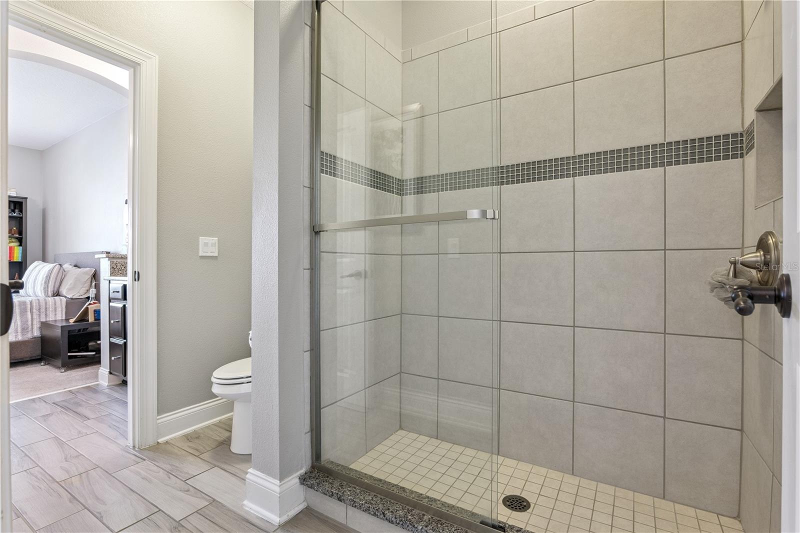 EVANS SQUARE - Residential