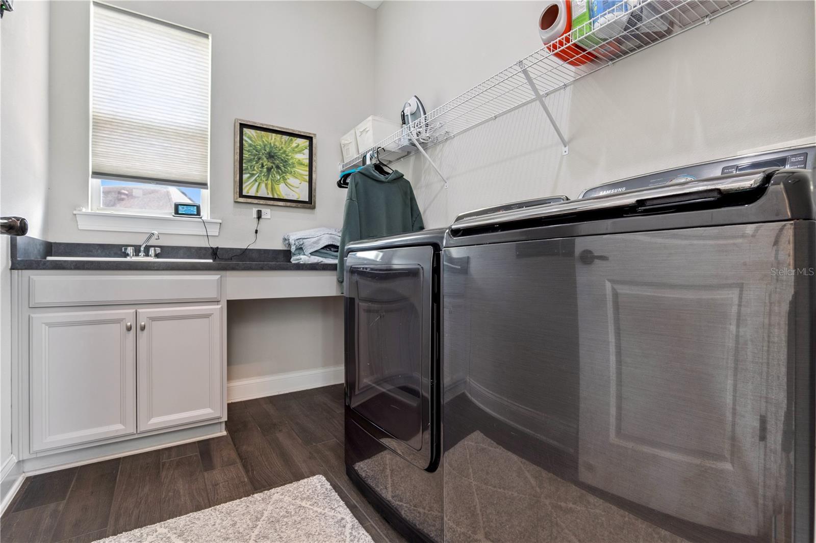 EVANS SQUARE - Residential