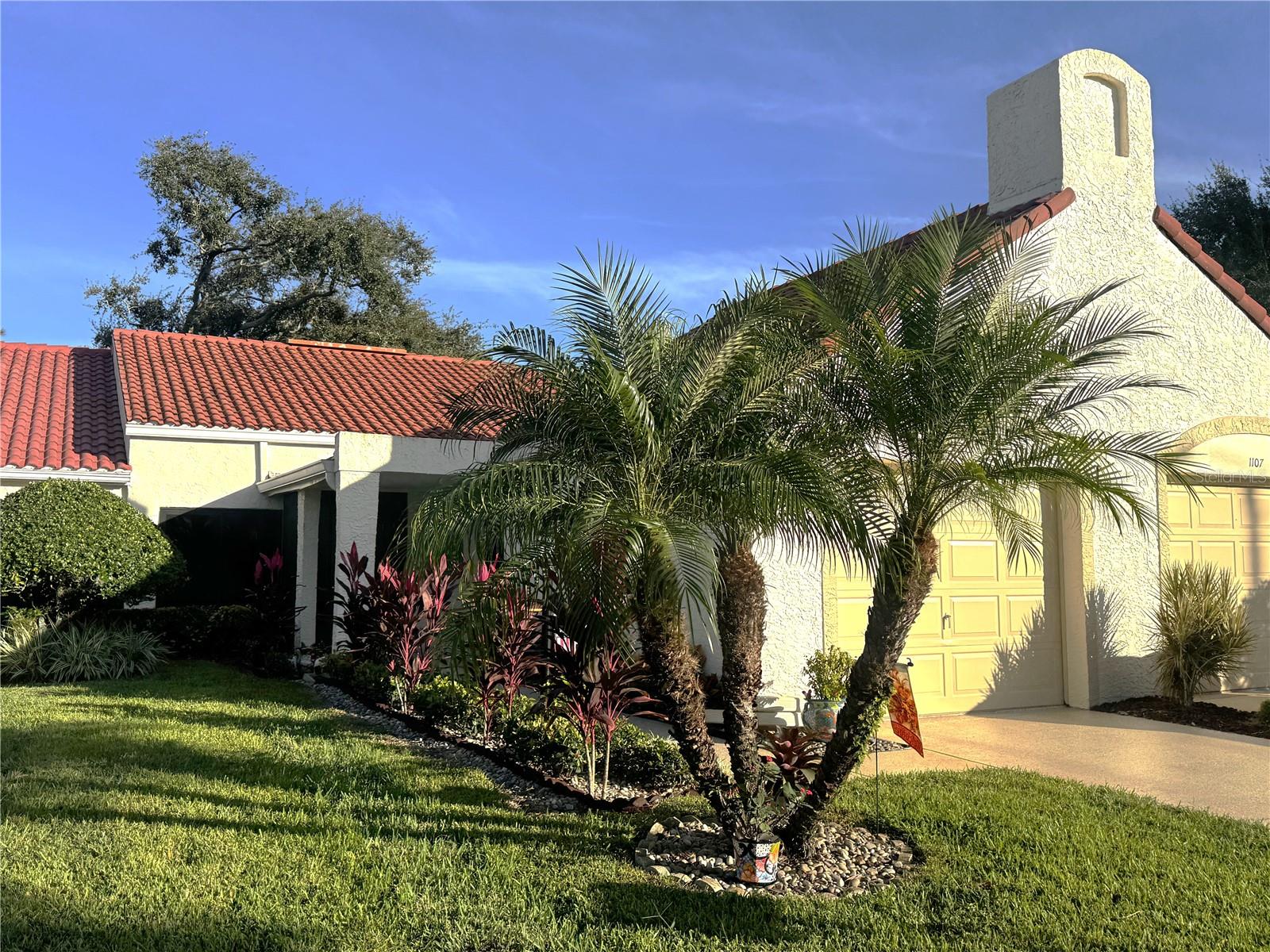 HIGHLAND LAKES GOLF VIEW VILLA I - Residential