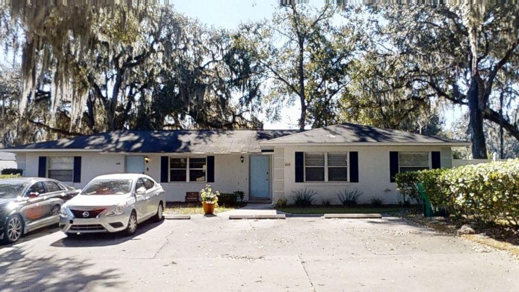 Photo of 224 W Mcclendon Street, Lady Lake, FL 32159 (MLS # G5106446)