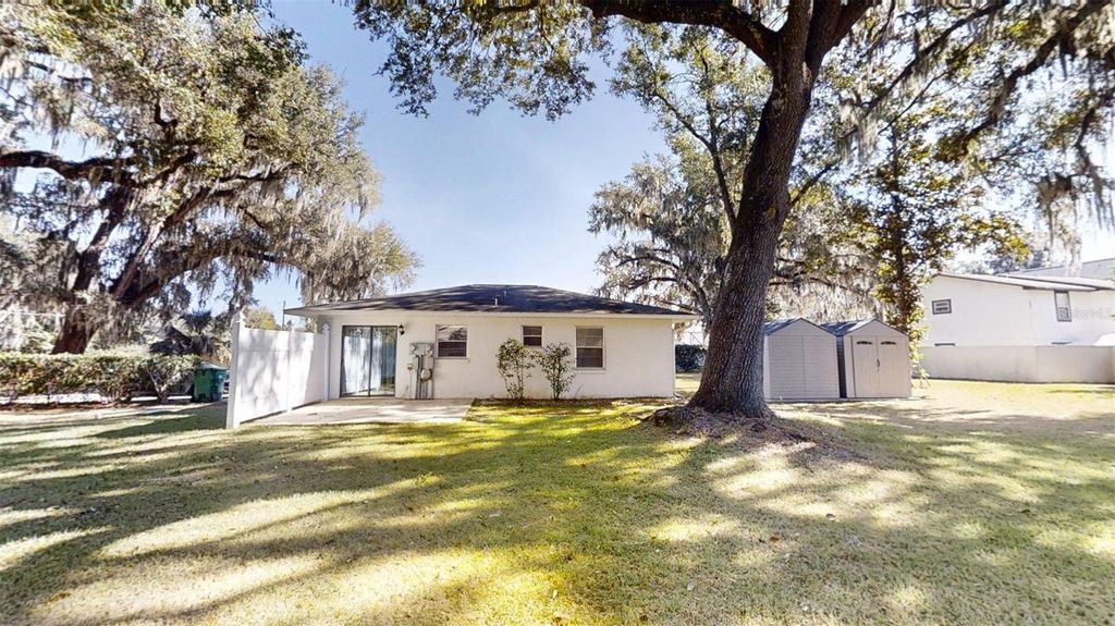 Photo of 224 W Mcclendon Street, Lady Lake, FL 32159 (MLS # G5106446)