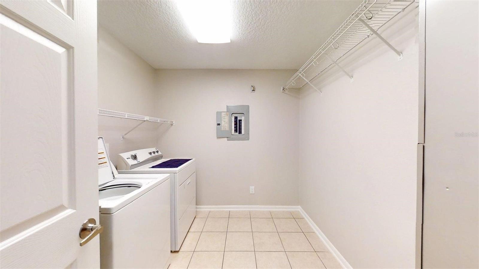 LADY LAKE MANORS - Residential Lease