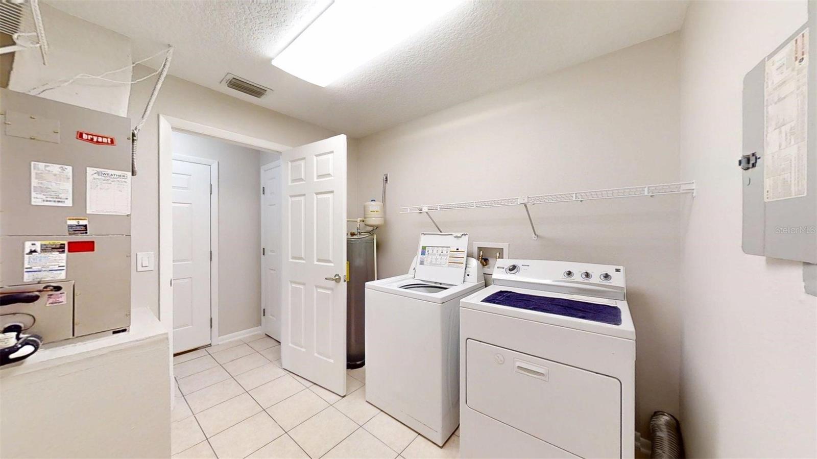 LADY LAKE MANORS - Residential Lease