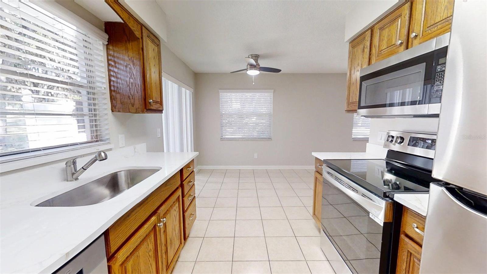 LADY LAKE MANORS - Residential Lease