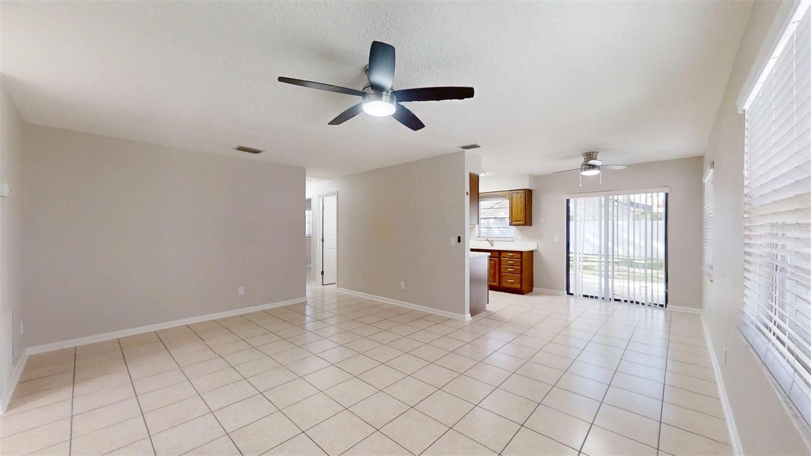 LADY LAKE MANORS - Residential Lease