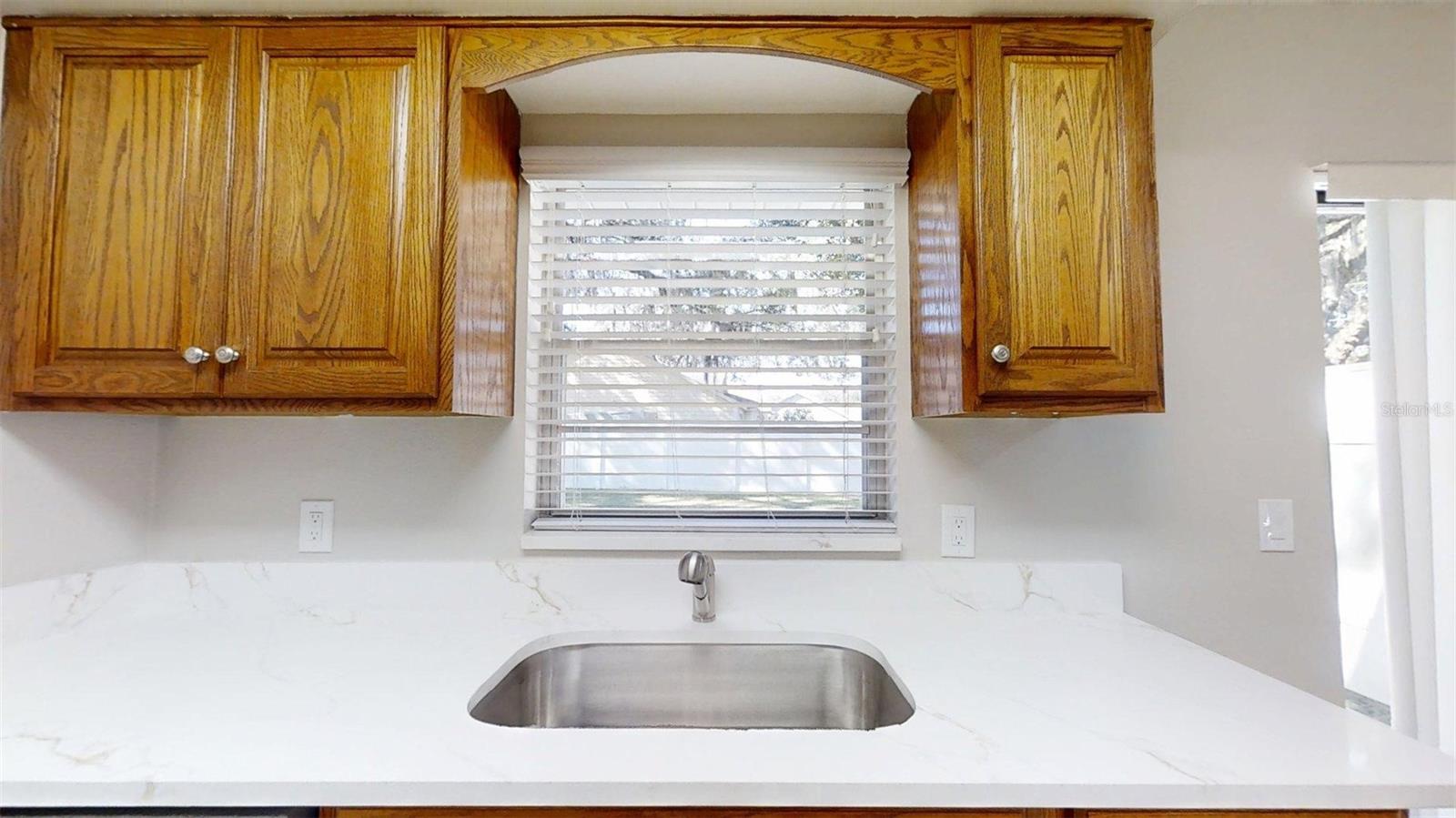 LADY LAKE MANORS - Residential Lease