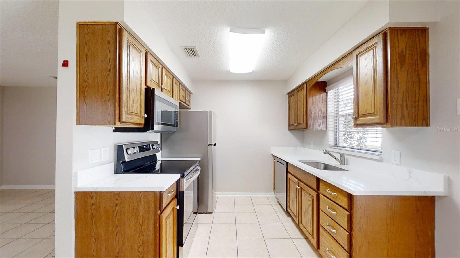 LADY LAKE MANORS - Residential Lease