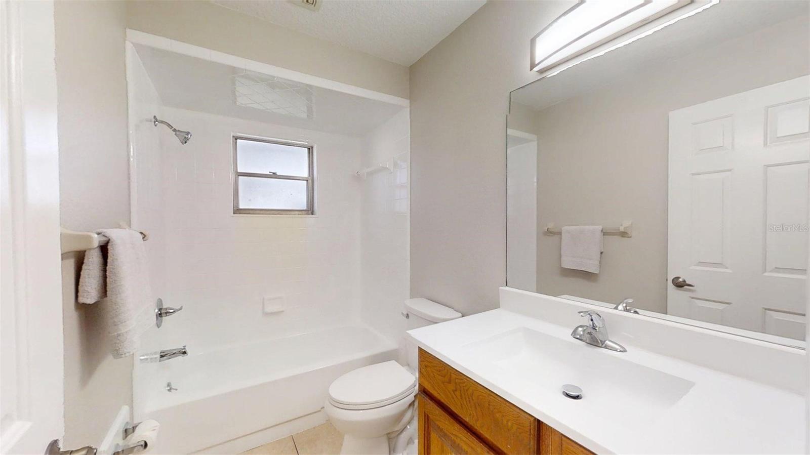 LADY LAKE MANORS - Residential Lease