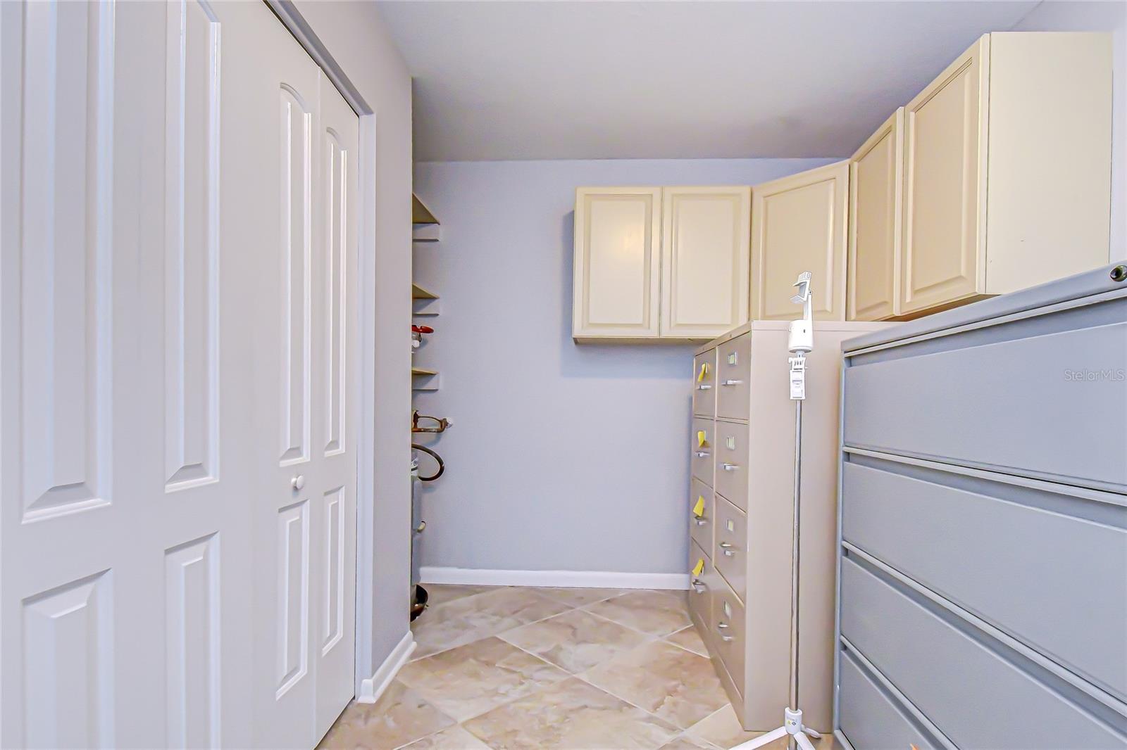 VAN SANT SUB - Commercial Sale