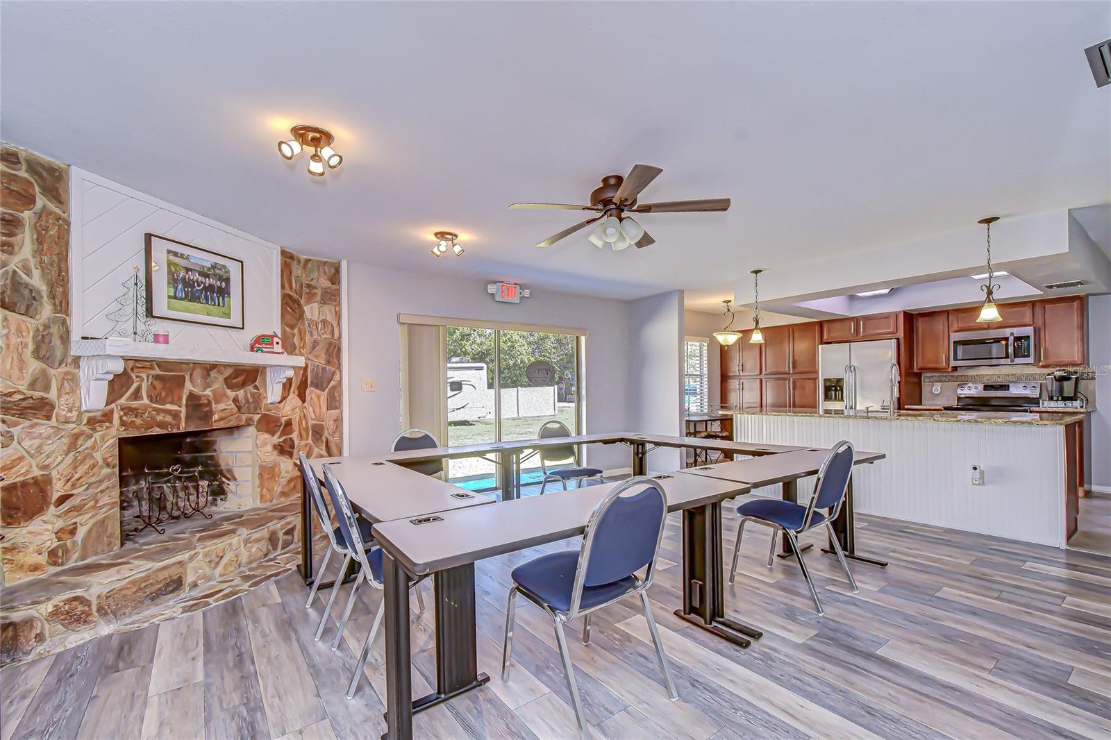 VAN SANT SUB - Commercial Sale