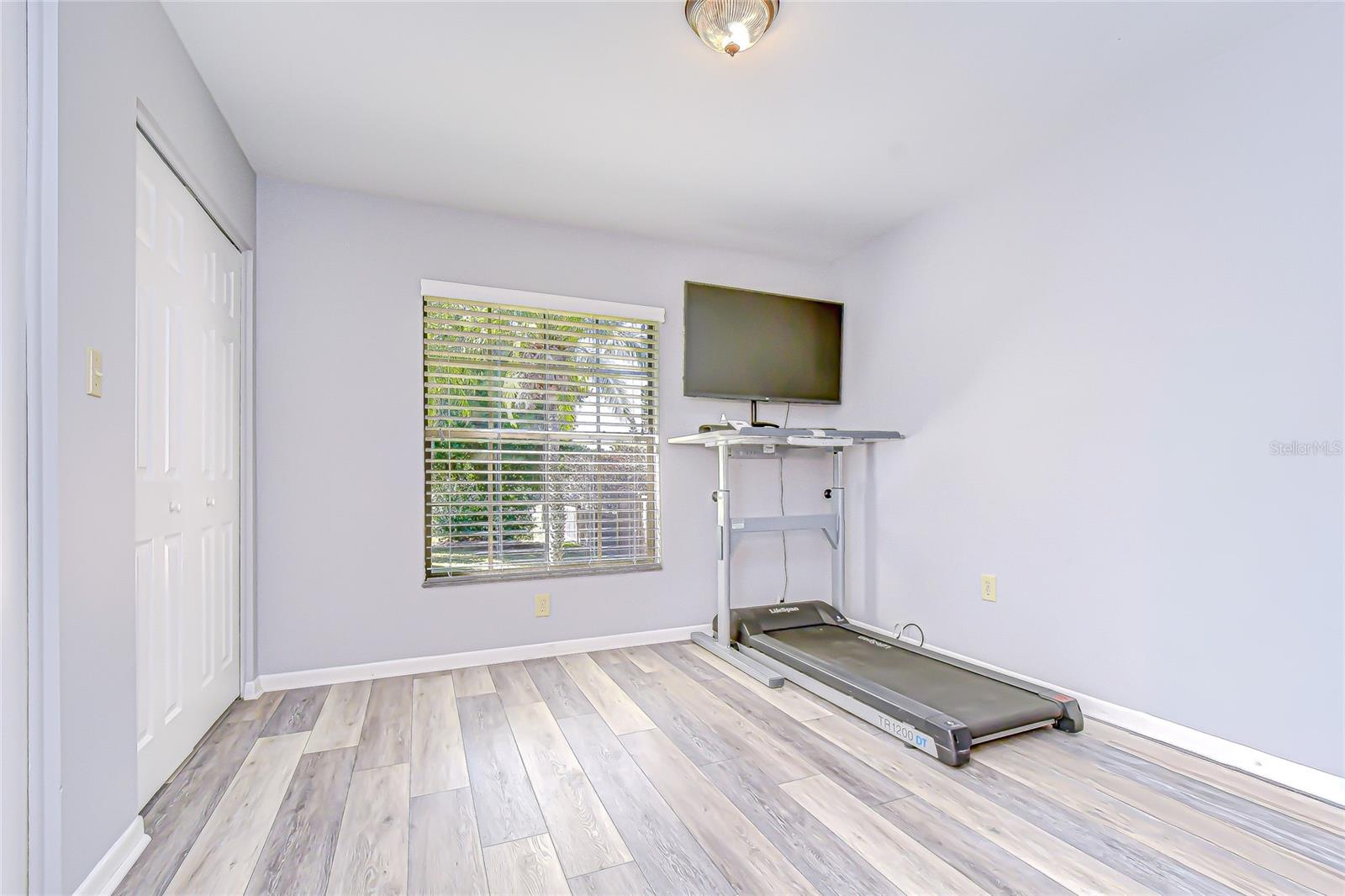 VAN SANT SUB - Commercial Sale