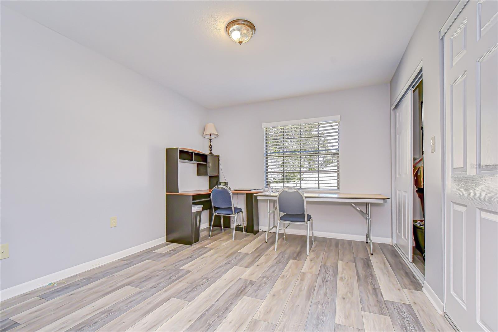 VAN SANT SUB - Commercial Sale