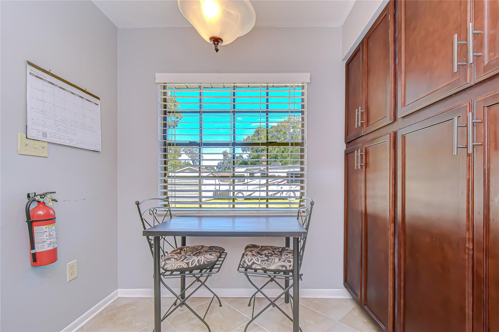 VAN SANT SUB - Commercial Sale