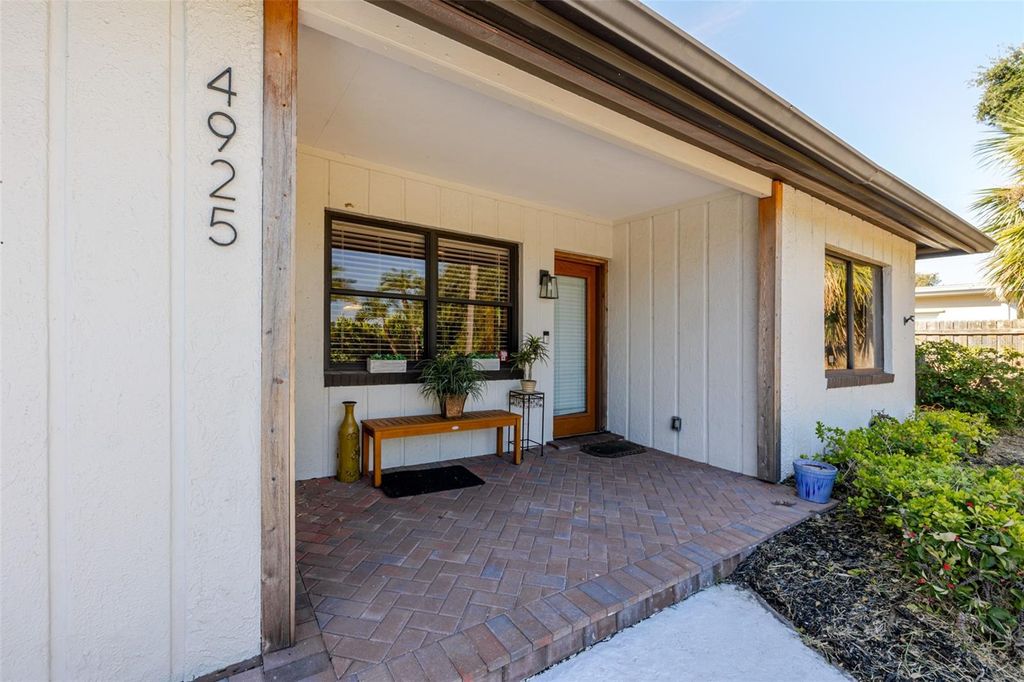 Photo of 4925 Remington Drive, Sarasota, FL 34234 (MLS # A4682036)